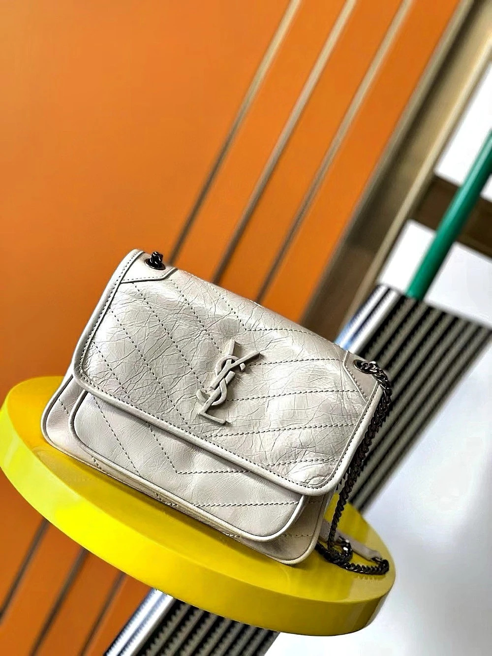 🥃YSL NIKI white medium Crinkled crossbody bag